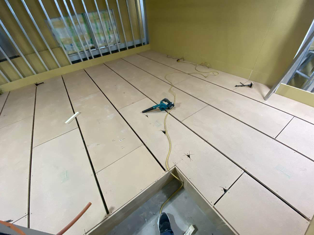 マンション　置床工事　乾式二重床（東京都杉並区）