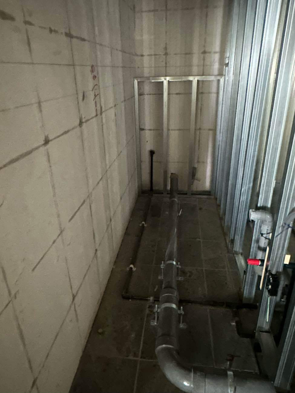 クリニック店舗　置床工事　乾式二重床（横浜市青葉区）