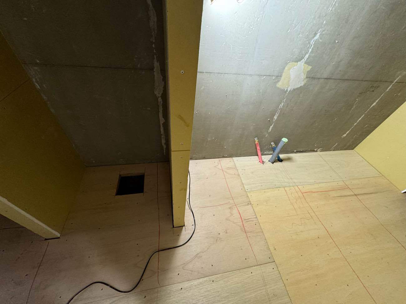 マンション　置床工事　乾式二重床（東京都目黒区）