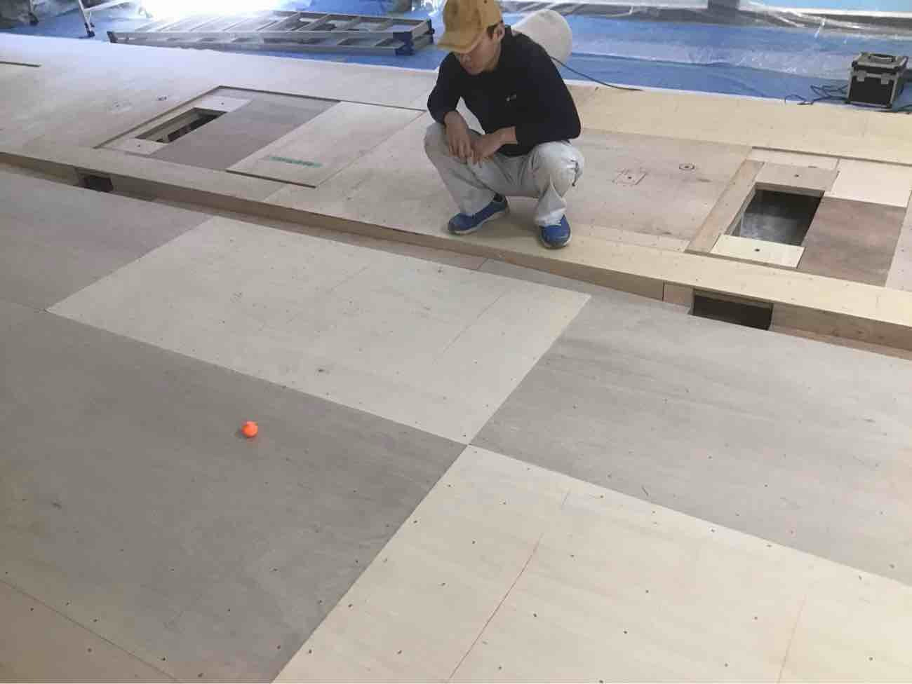 シュミレーションゴルフ店舗　細工置床工事　乾式二重床（栃木県宇都宮市）