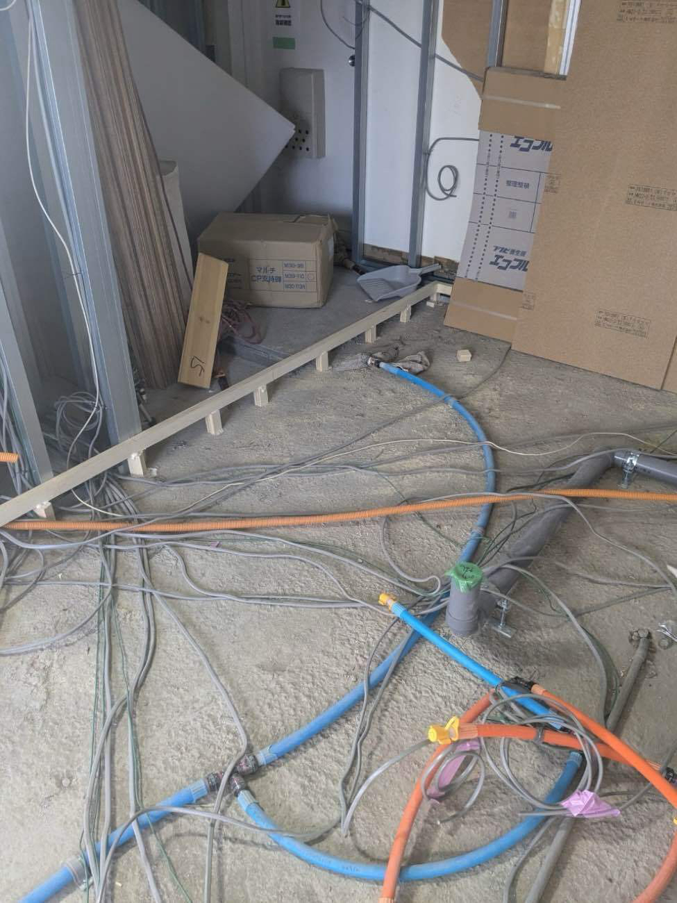 店舗　置床工事　乾式二重床（東京都杉並区）