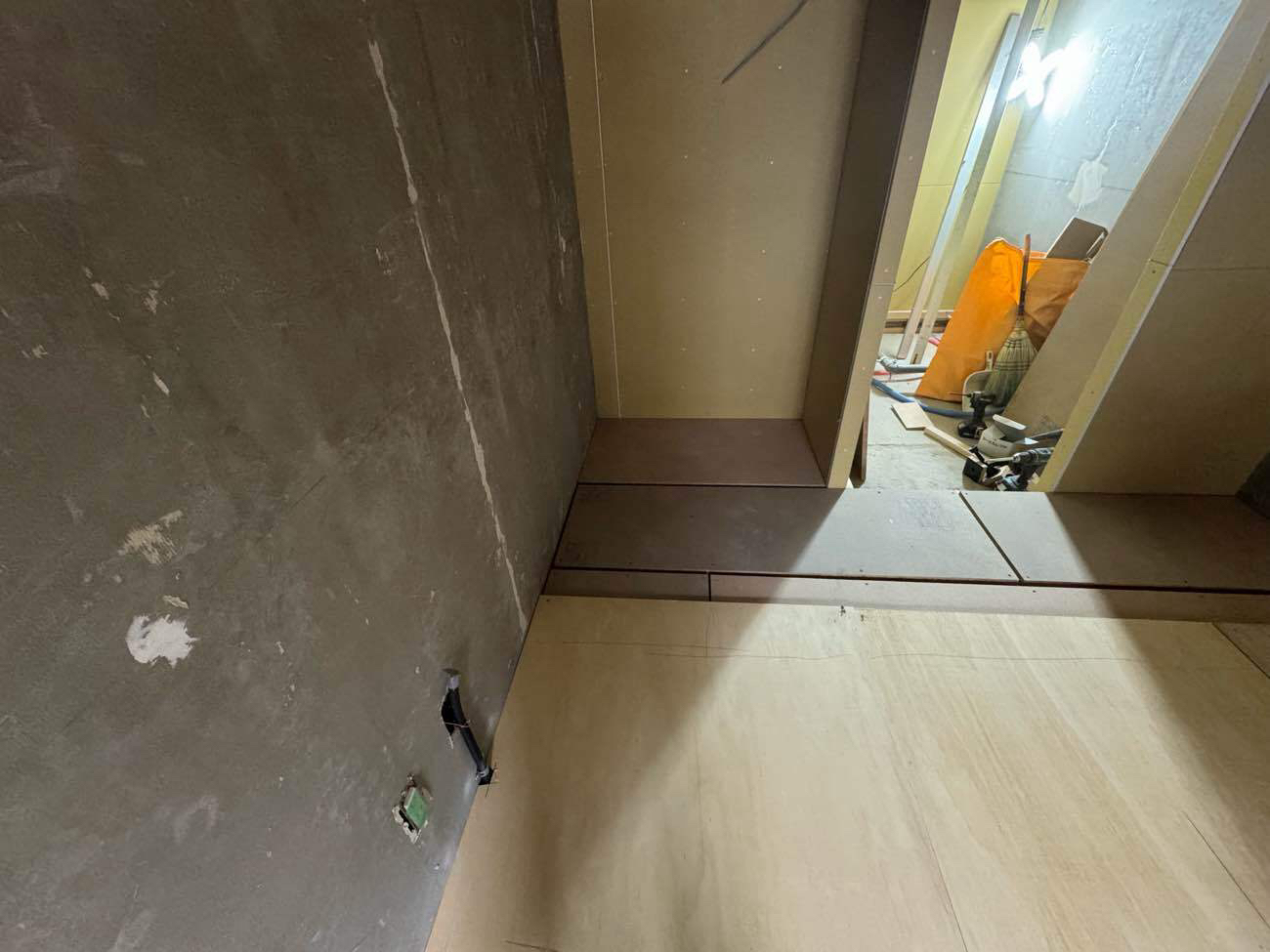 マンション　置床工事　乾式二重床（東京都目黒区）