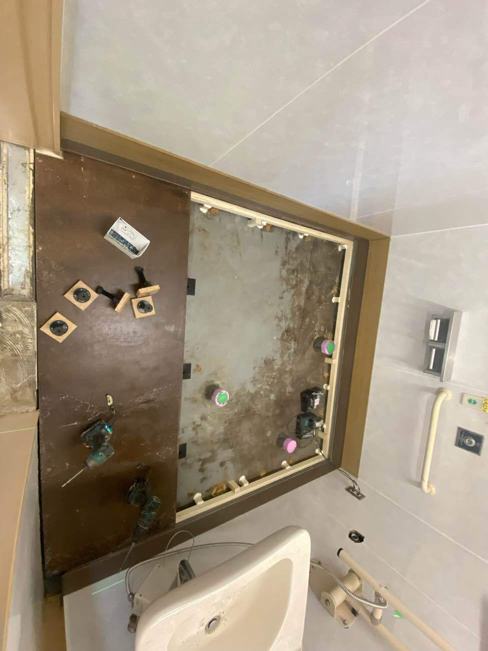 トイレ改修　置床工事　フリーフロアCP（千葉県白井市）