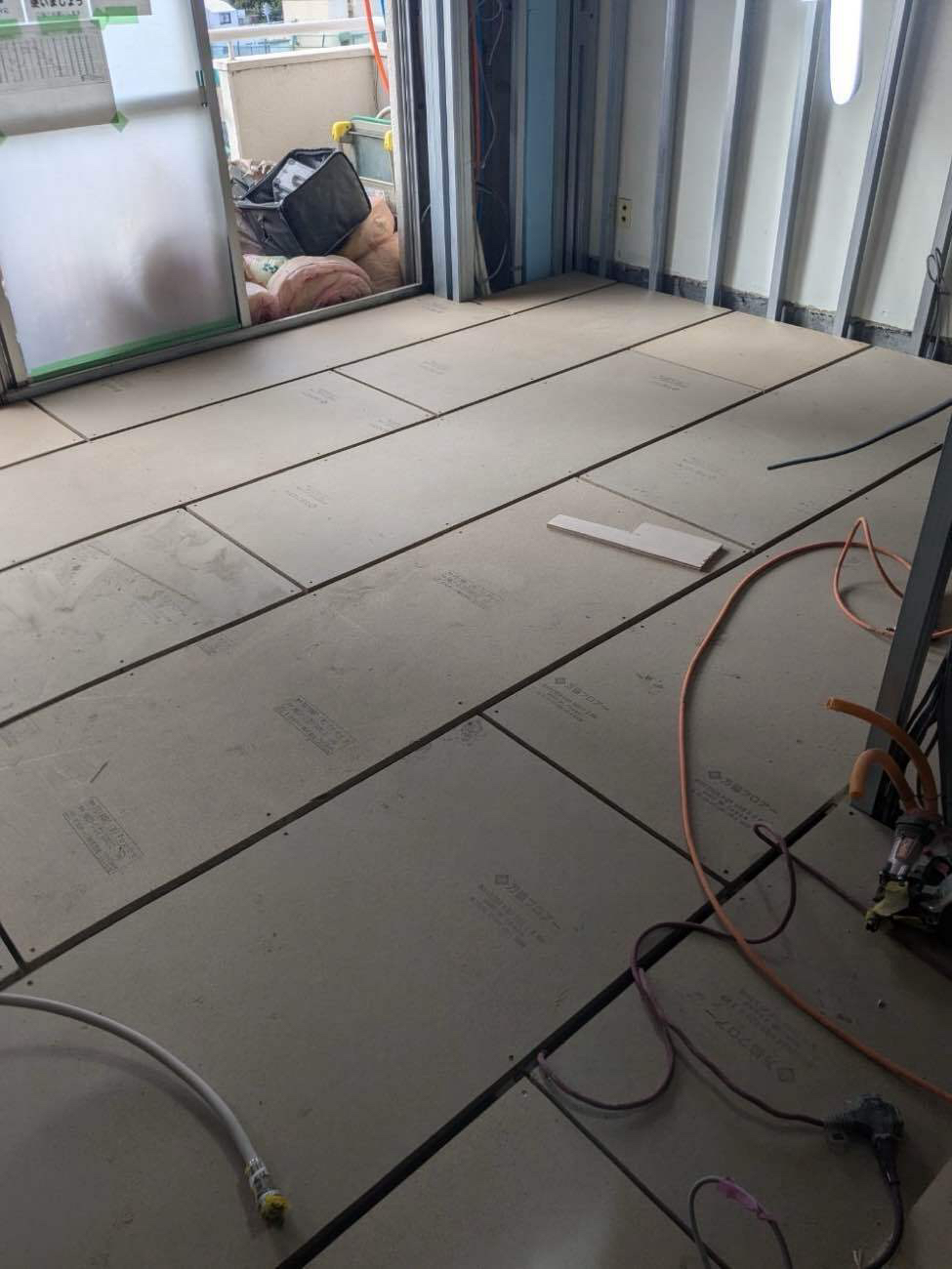 店舗　置床工事　乾式二重床（東京都杉並区）