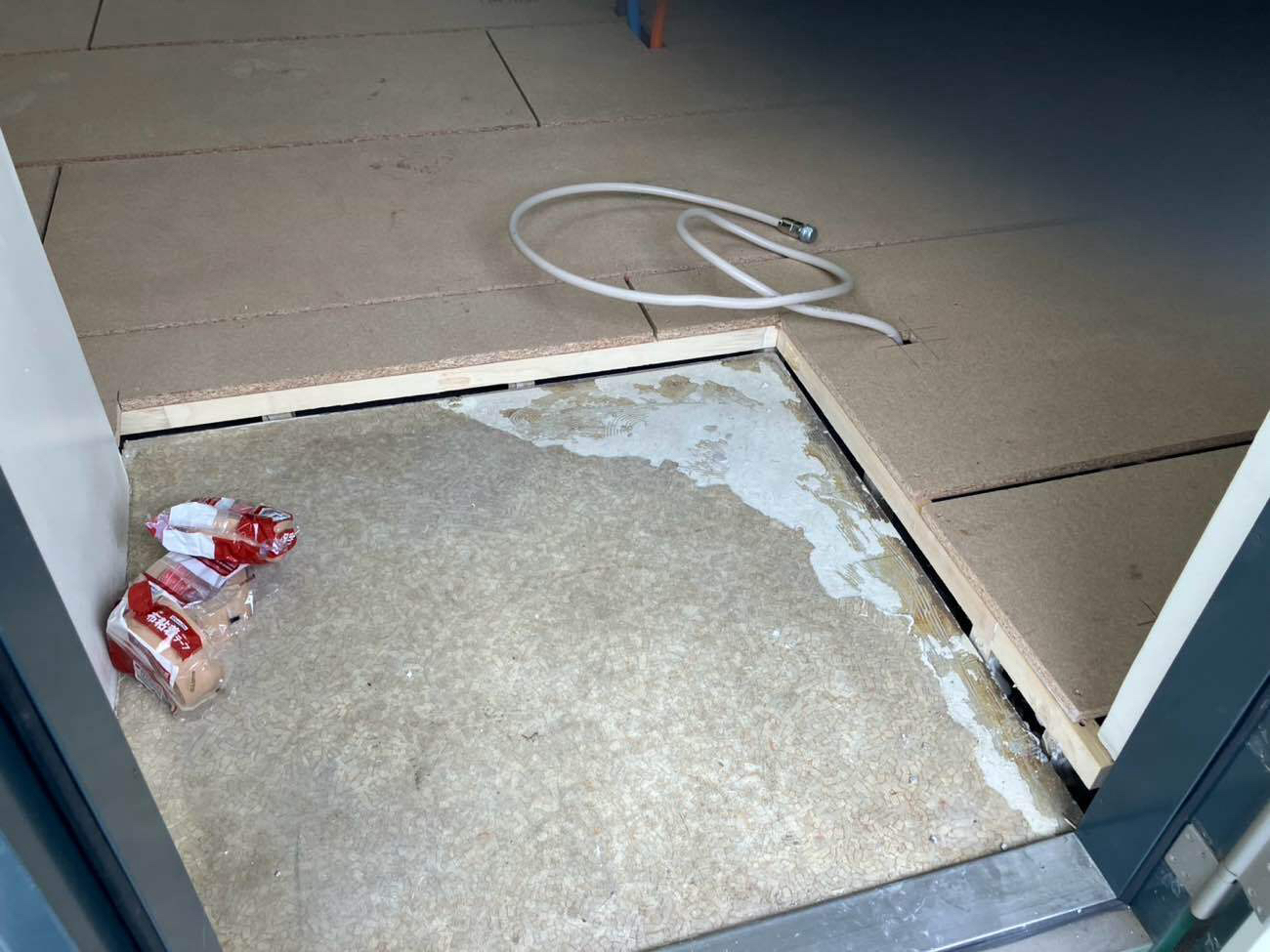 マンション　１日置床工事　乾式二重床（横浜市港南区）