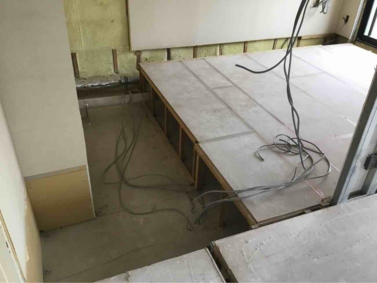 マンション　置床工事　乾式二重床（千葉市美浜区）