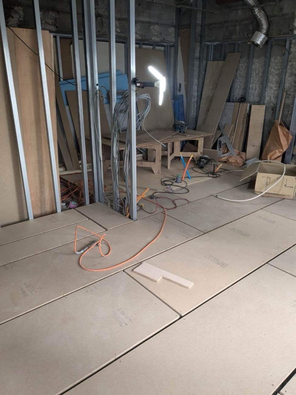 店舗　置床工事　乾式二重床（東京都杉並区）