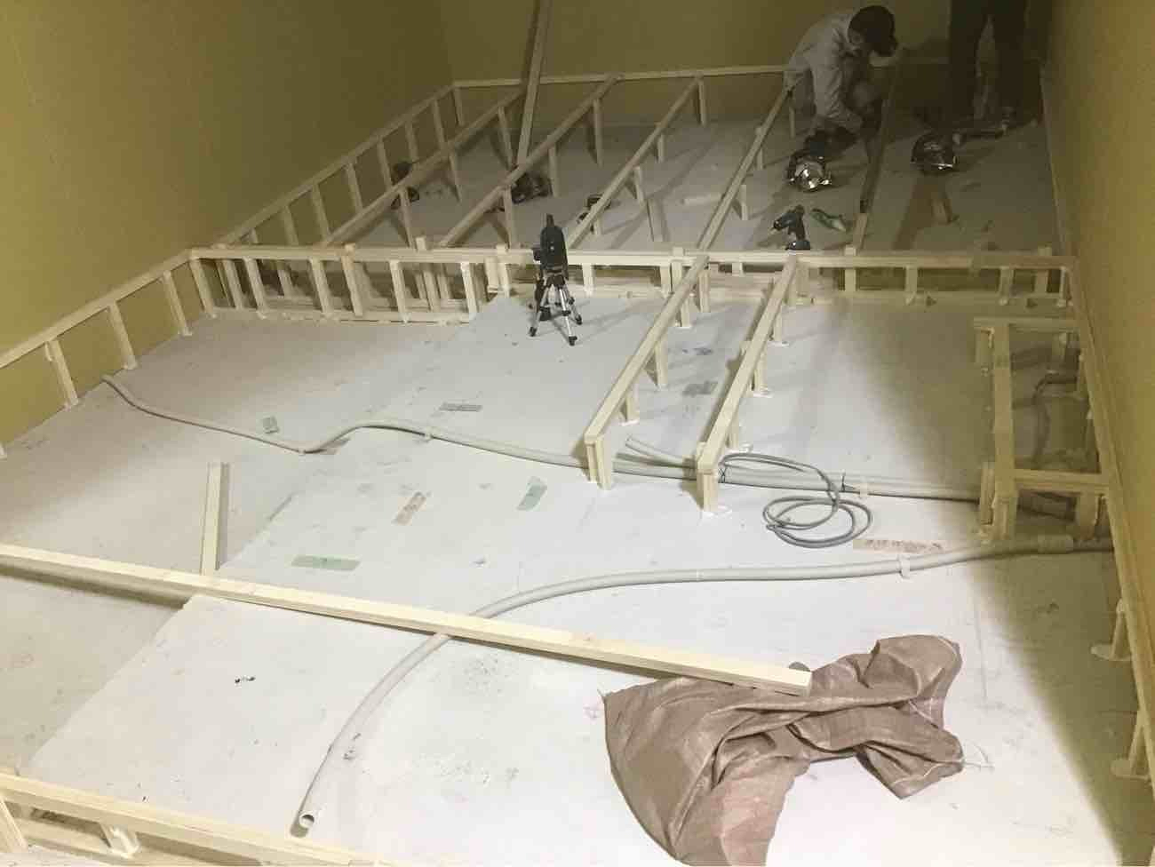 シュミレーションゴルフ店舗　細工置床工事　乾式二重床（東京都江戸川区）