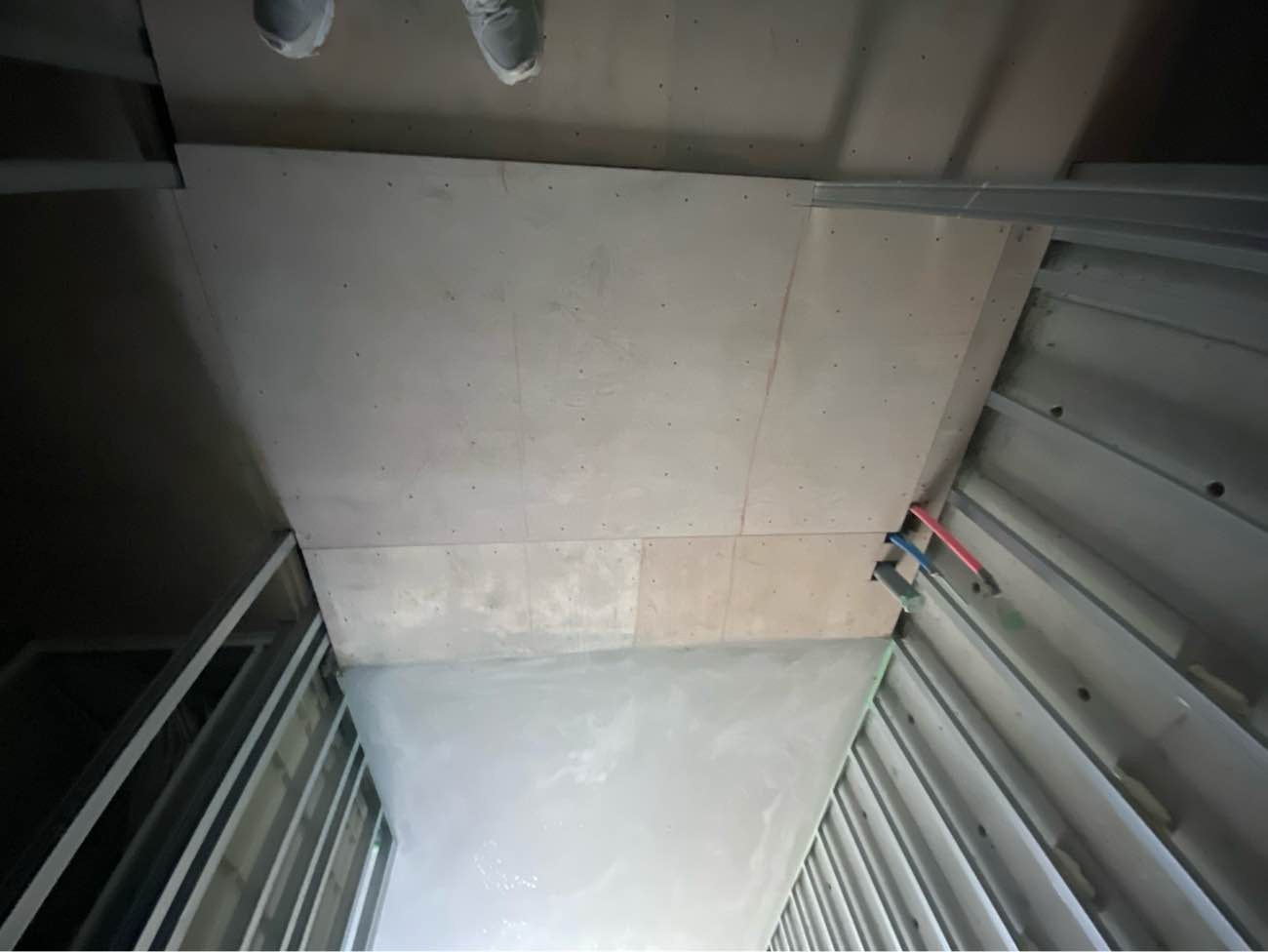 新築マンション　置床工事　乾式二重床（東京都品川区）