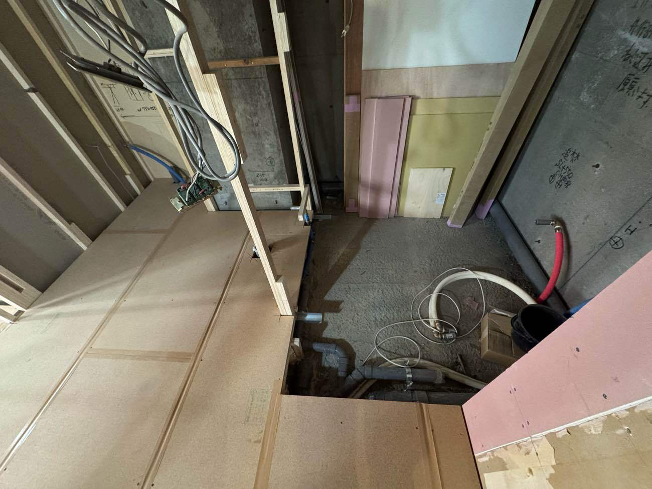 マンション内装　置床工事　乾式二重床（東京都千代田区）