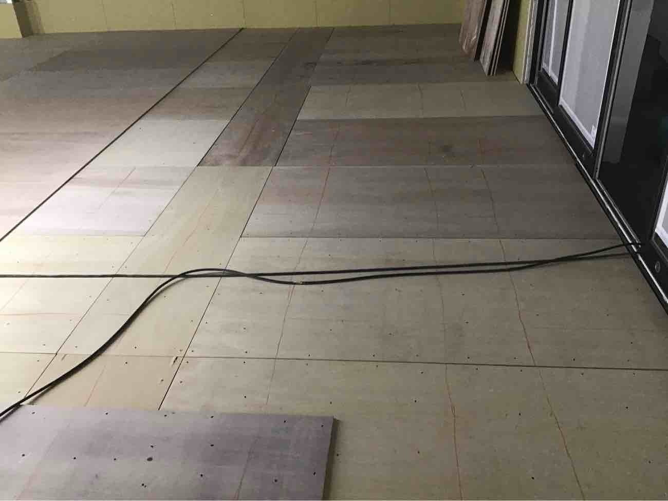 動物病院　置床工事　乾式二重床（埼玉県狭山市）