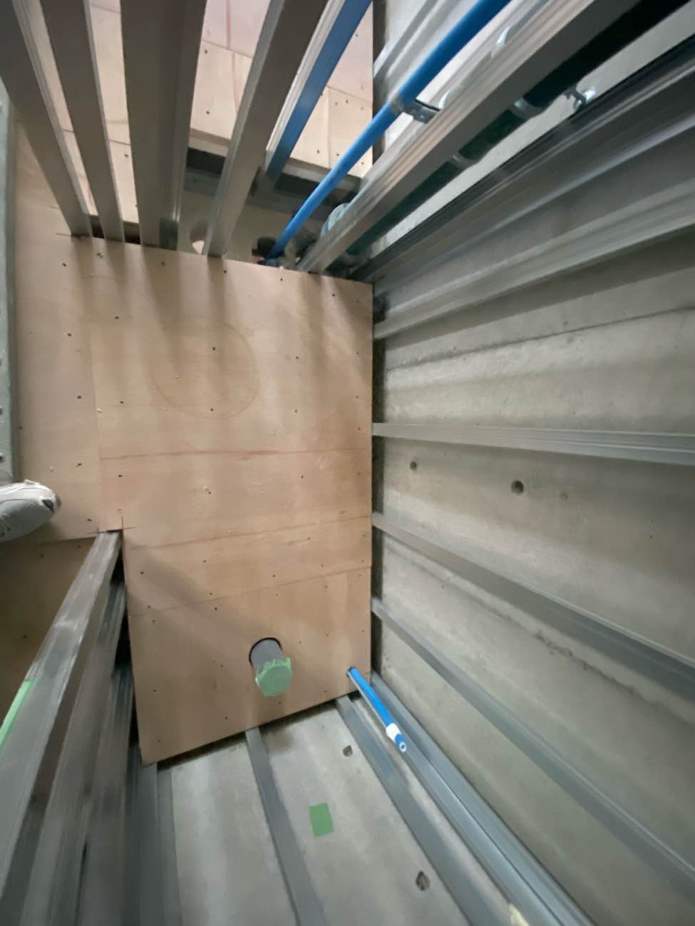 新築マンション　置床工事　乾式二重床（東京都品川区）