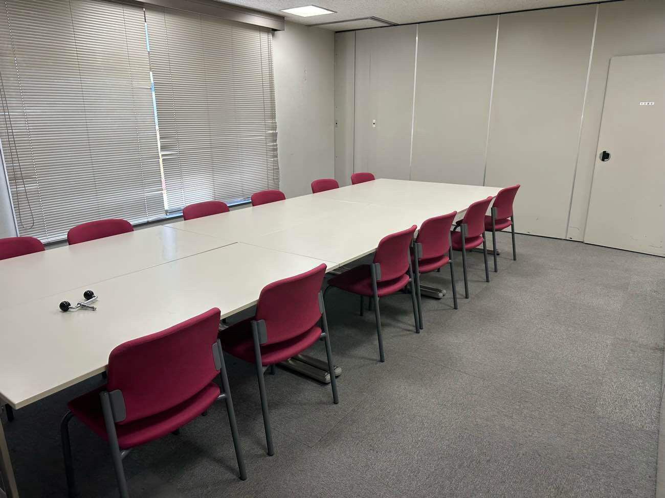 オフィス 事務所 家具入れ替え タイルカーペット張替工事（東京都台東区）