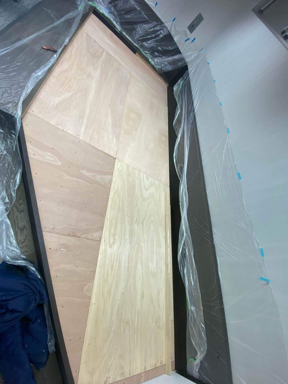 オフィス　置床工事　乾式二重床工事 （東京都港区）