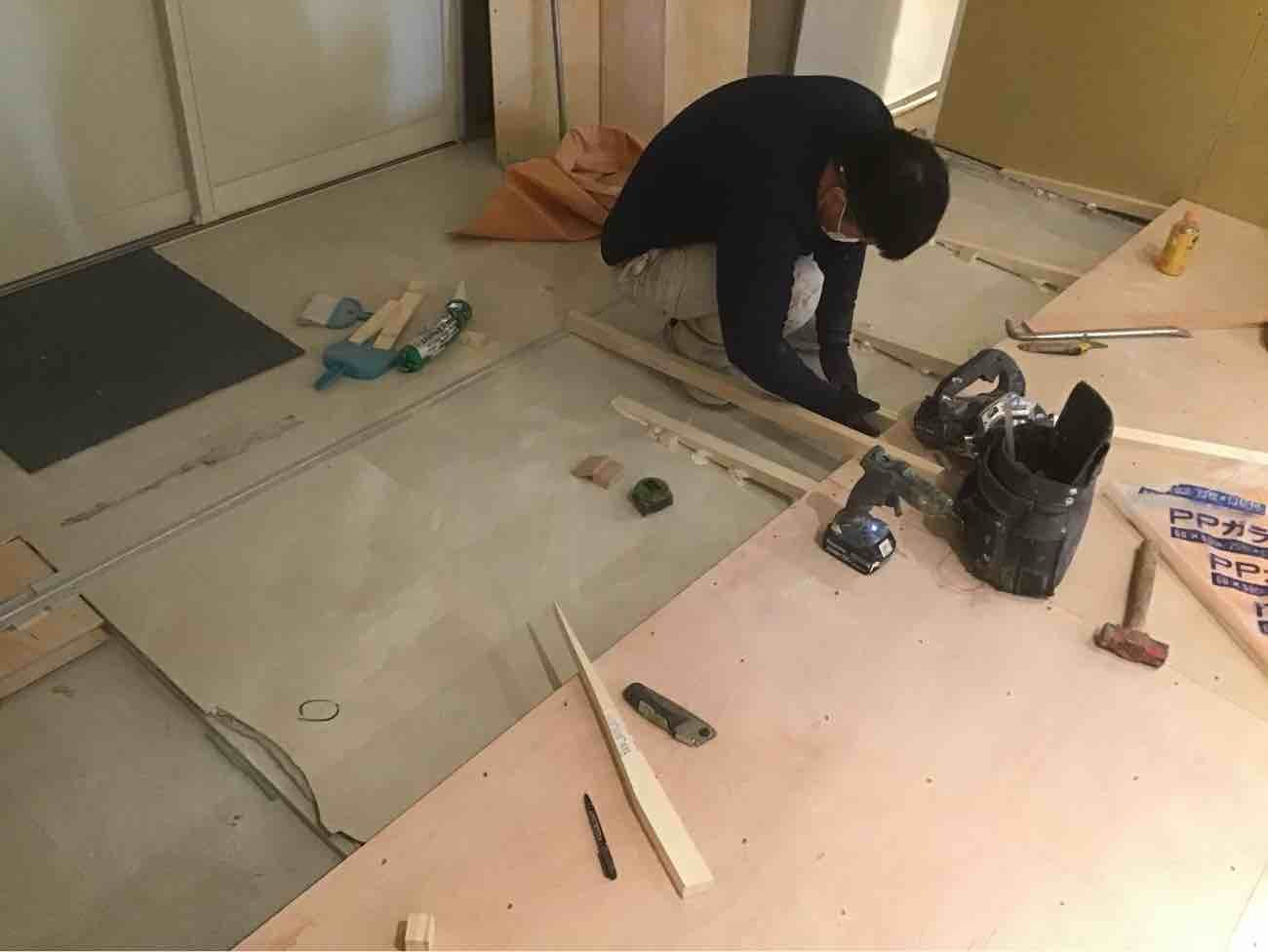 店舗　置床工事　乾式二重床（東京都新宿区）
