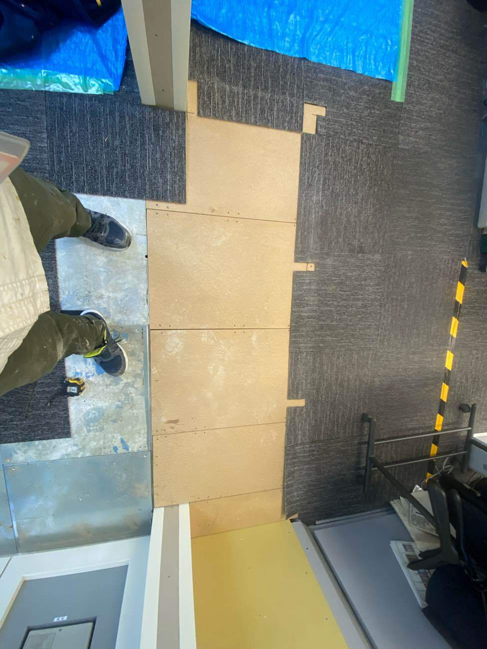 店舗　OAフロア復旧工事　夜間（千葉県流山市）