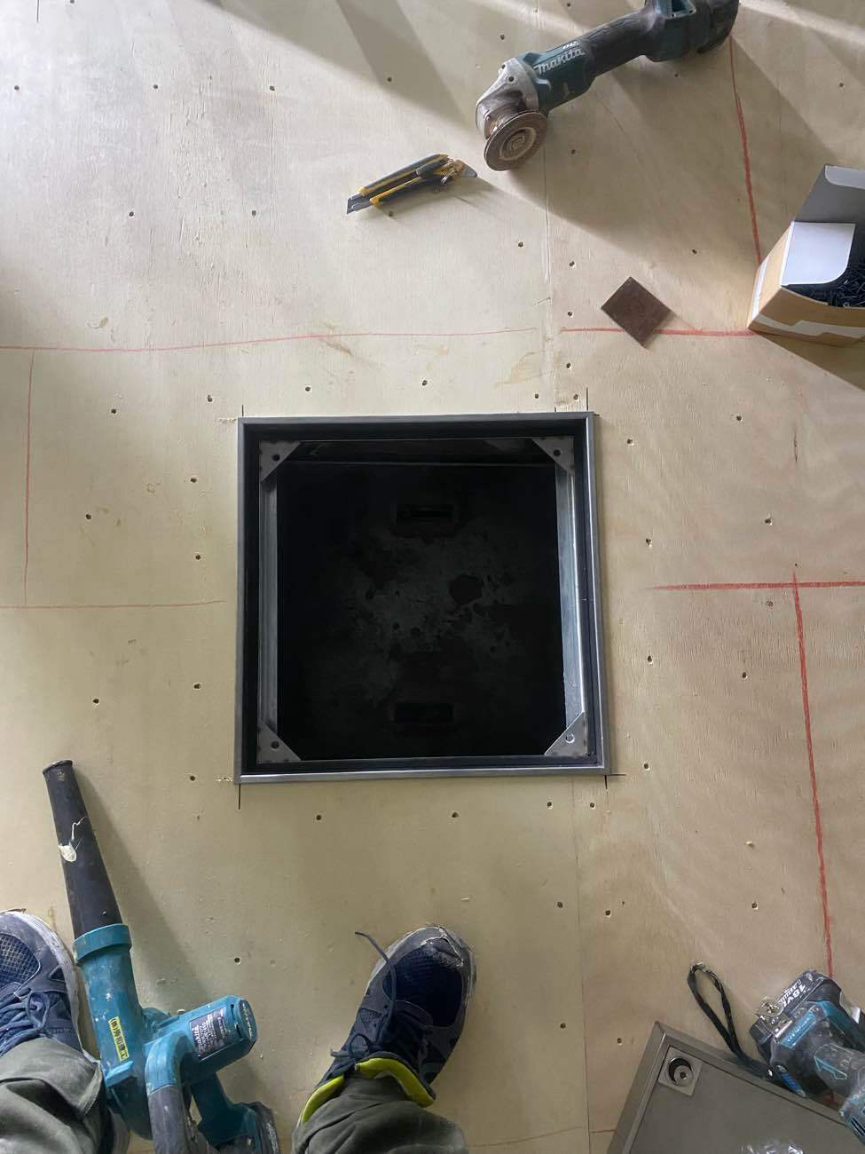 ビル改修　置床工事　フリーフロアCP（東京都新宿区）