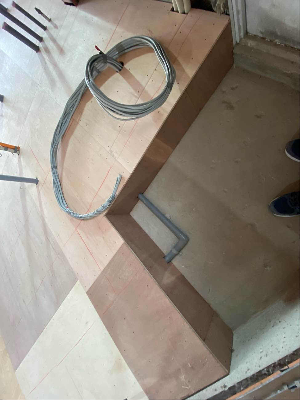 歯科医院　置床工事　乾式二重床（横浜市港南区）