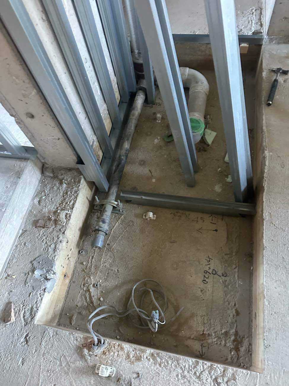 マンション　置床工事　乾式二重床（横浜市港南区）