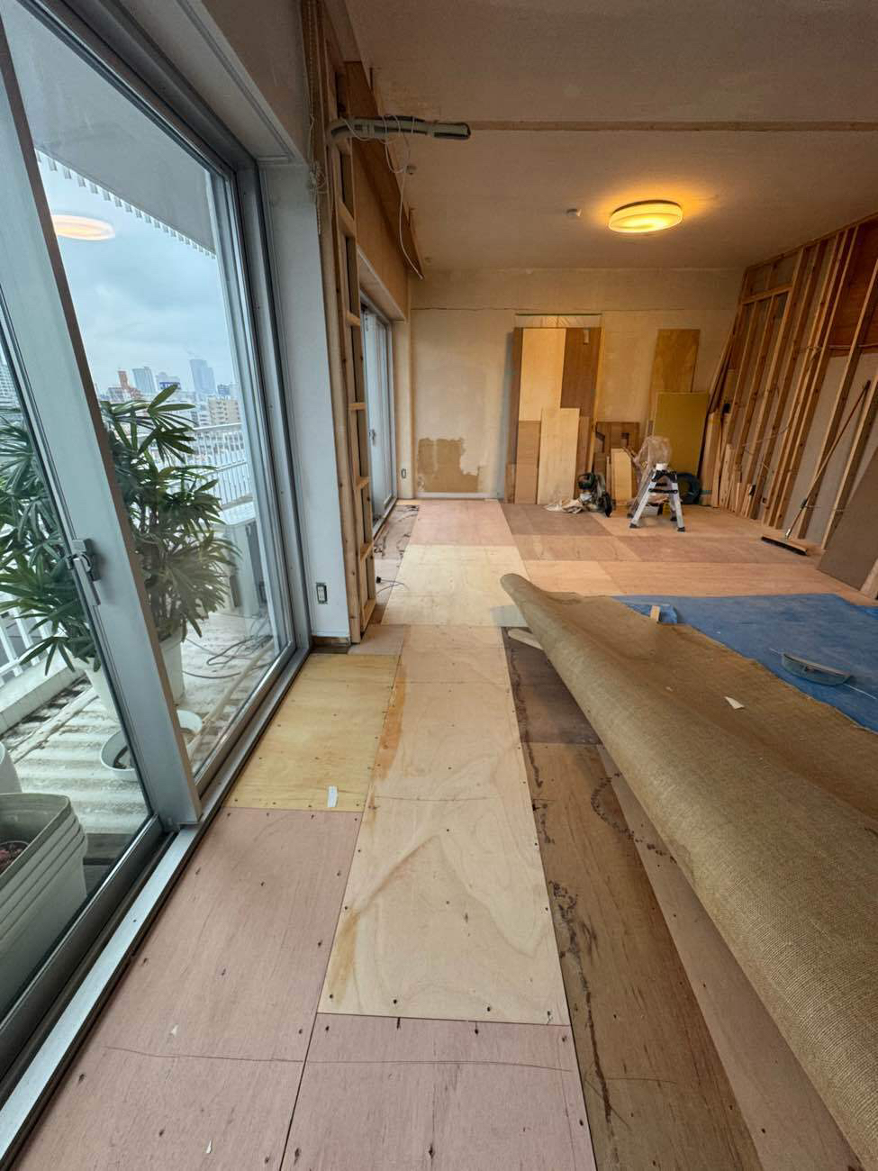 マンション　置床工事　乾式二重床（東京都港区）