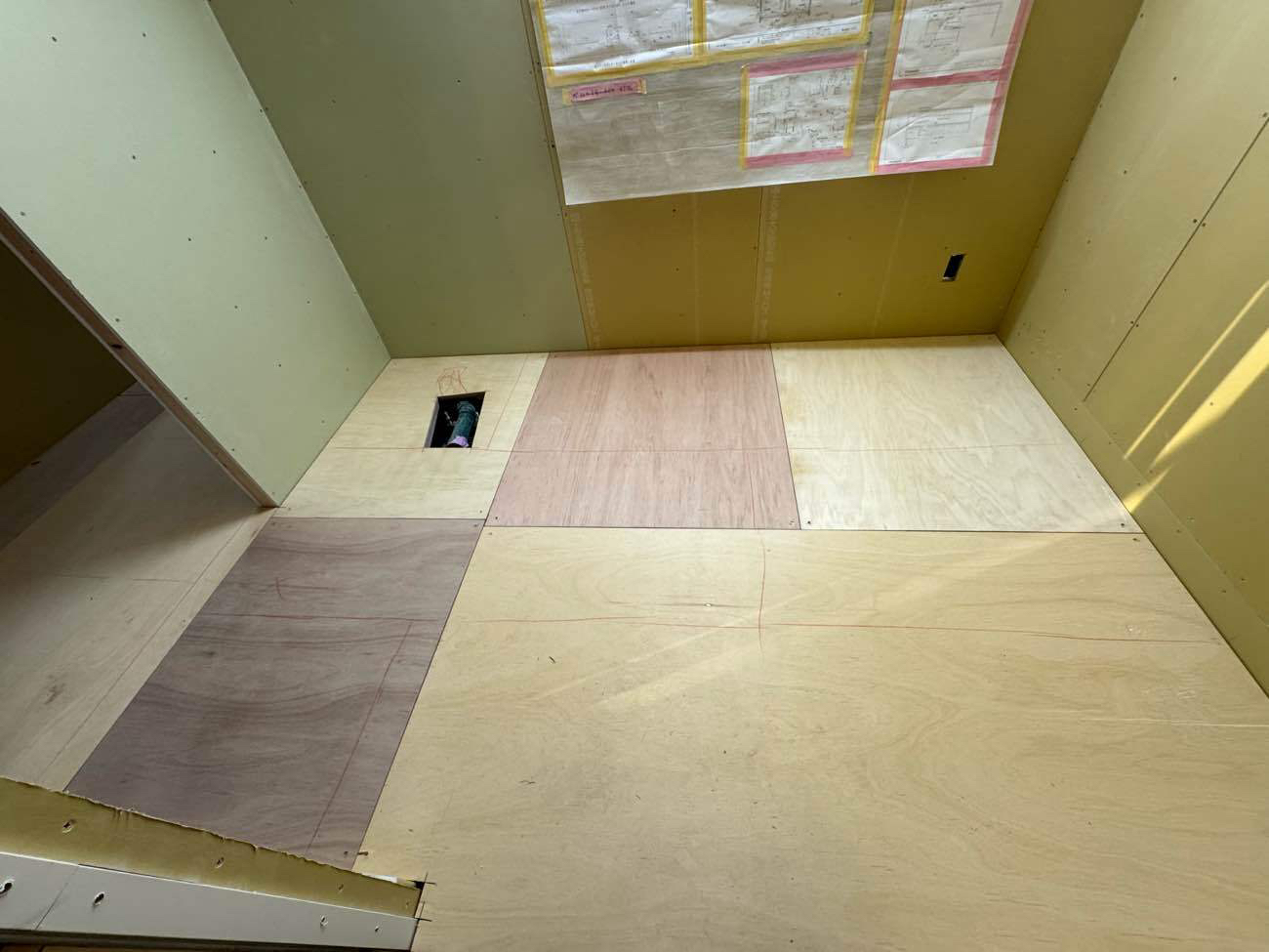 マンション　1日置床工事　乾式二重床（東京都渋谷区）