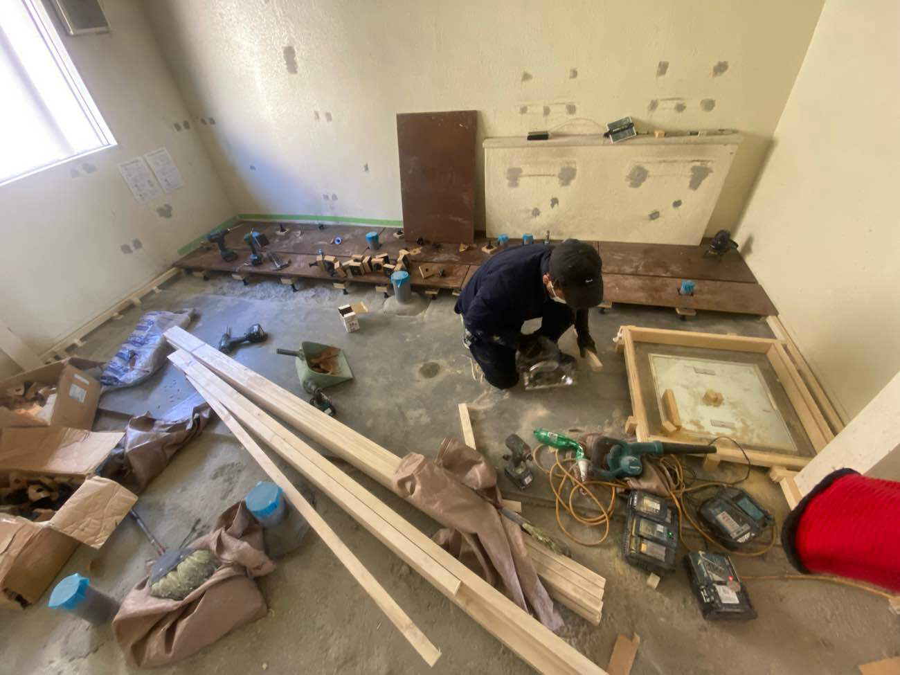 小学校トイレ改修　置床工事　乾式二重床（神奈川県鎌倉市）