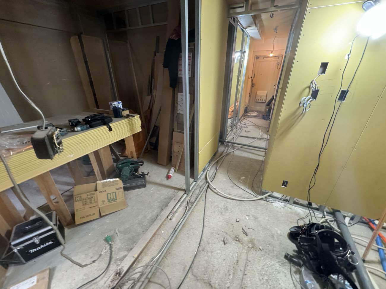 店舗　置床工事　乾式二重床（東京都品川区）