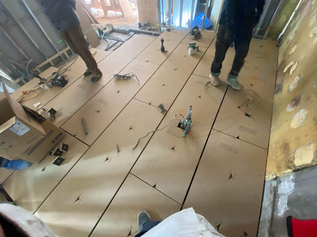 クリニック 天井・壁・置床工事 一括請負工事（東京都港区）