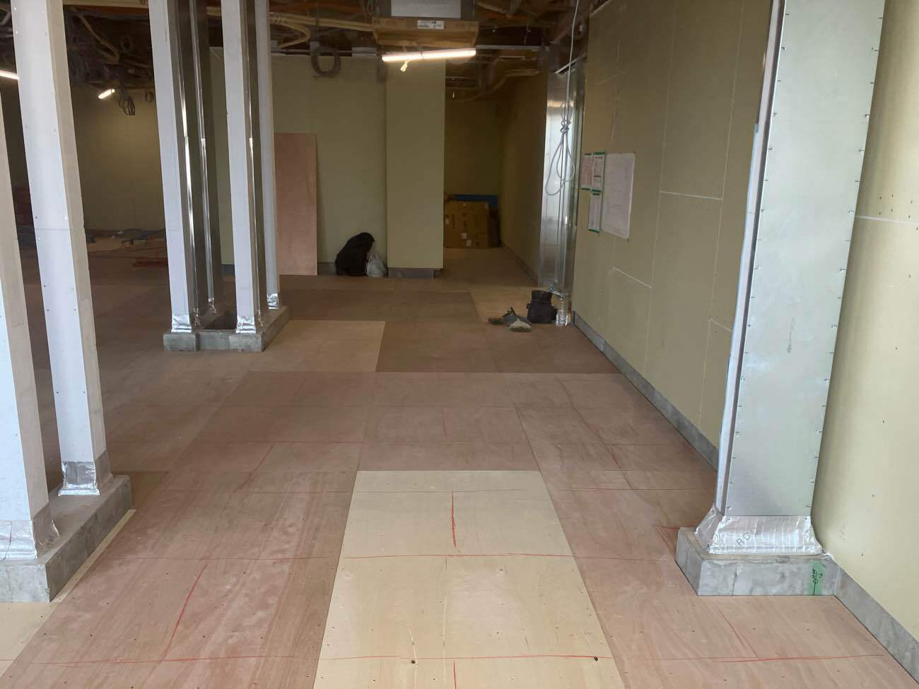 クリニック新装　置床工事　乾式二重床（埼玉県さいたま市）