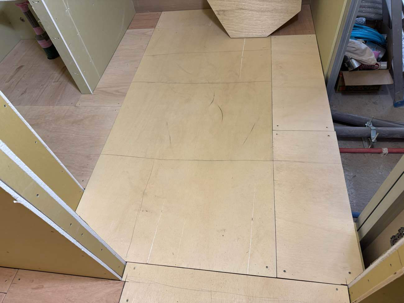 マンション　1日置床工事　乾式二重床（東京都渋谷区）