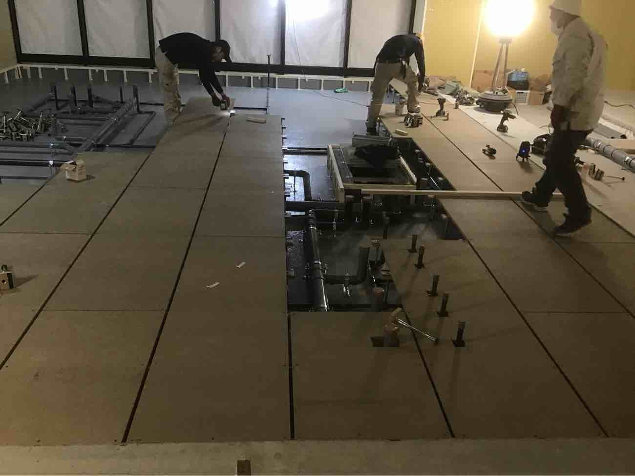 店舗置床　夜間工事　乾式二重床（埼玉県吉川市）