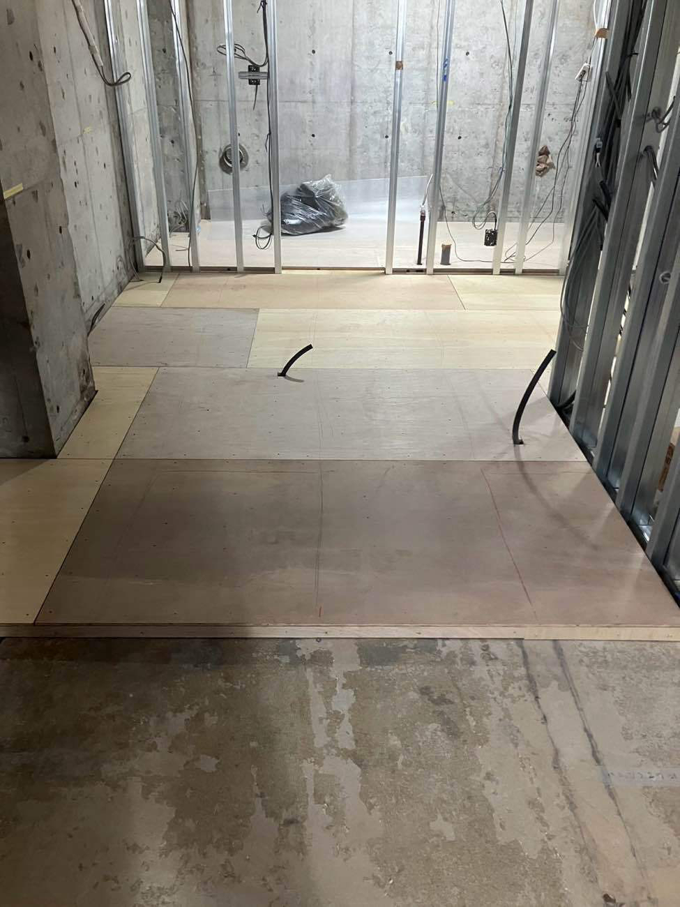 店舗　置床工事　低床プラ束（川崎市麻生区）