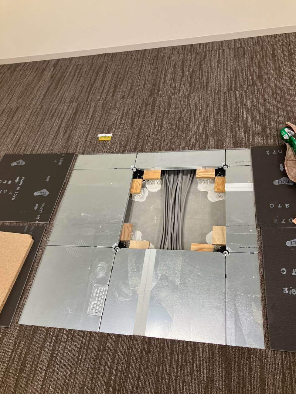 店舗　OAフロア復旧工事（東京都港区）