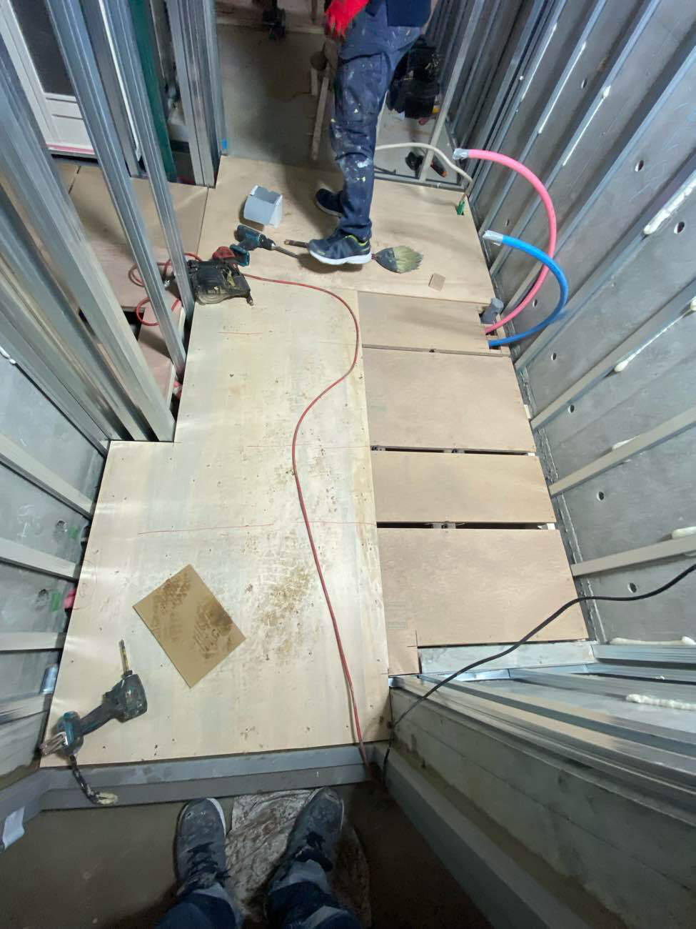 マンション新築　置床工事　乾式二重床（東京都世田谷区）