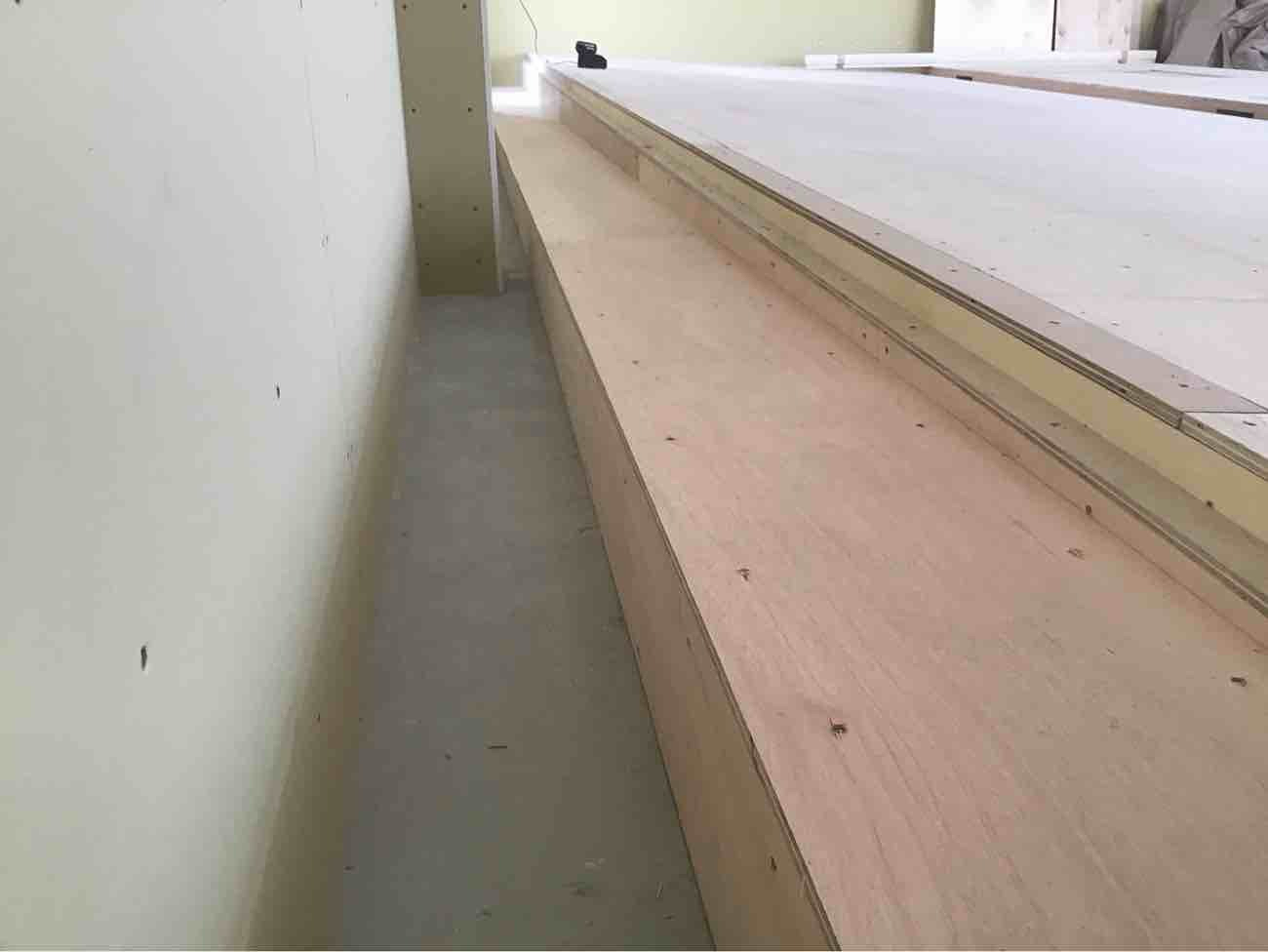 シミュレーションゴルフ店舗　細工置床工事　乾式二重床（茨城県稲敷郡）