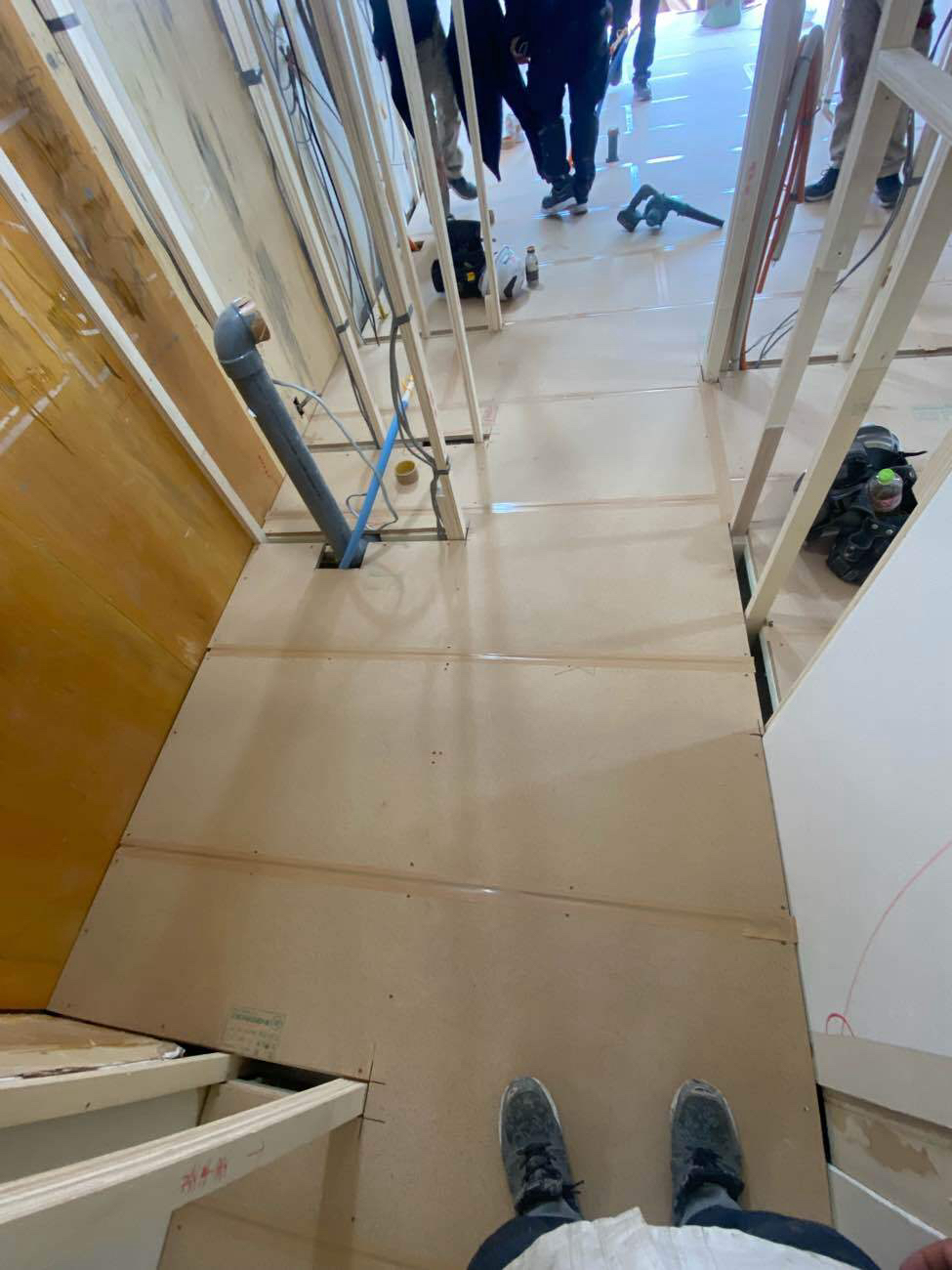 マンション　置床工事　乾式二重床（東京都北区）