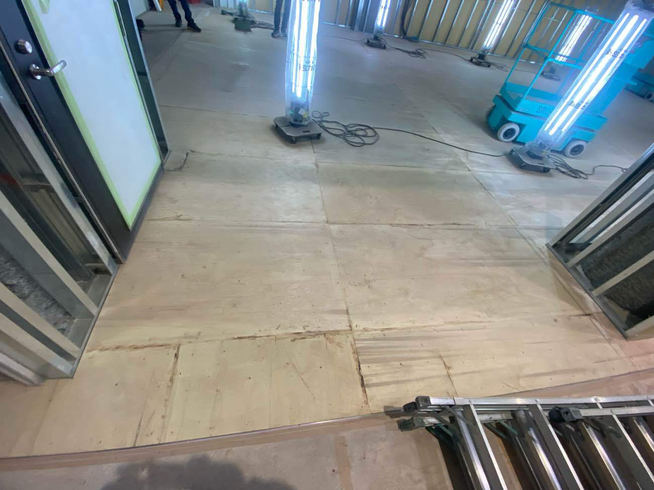 テナント夜間　置床工事　乾式二重床（東京都武蔵村山市）