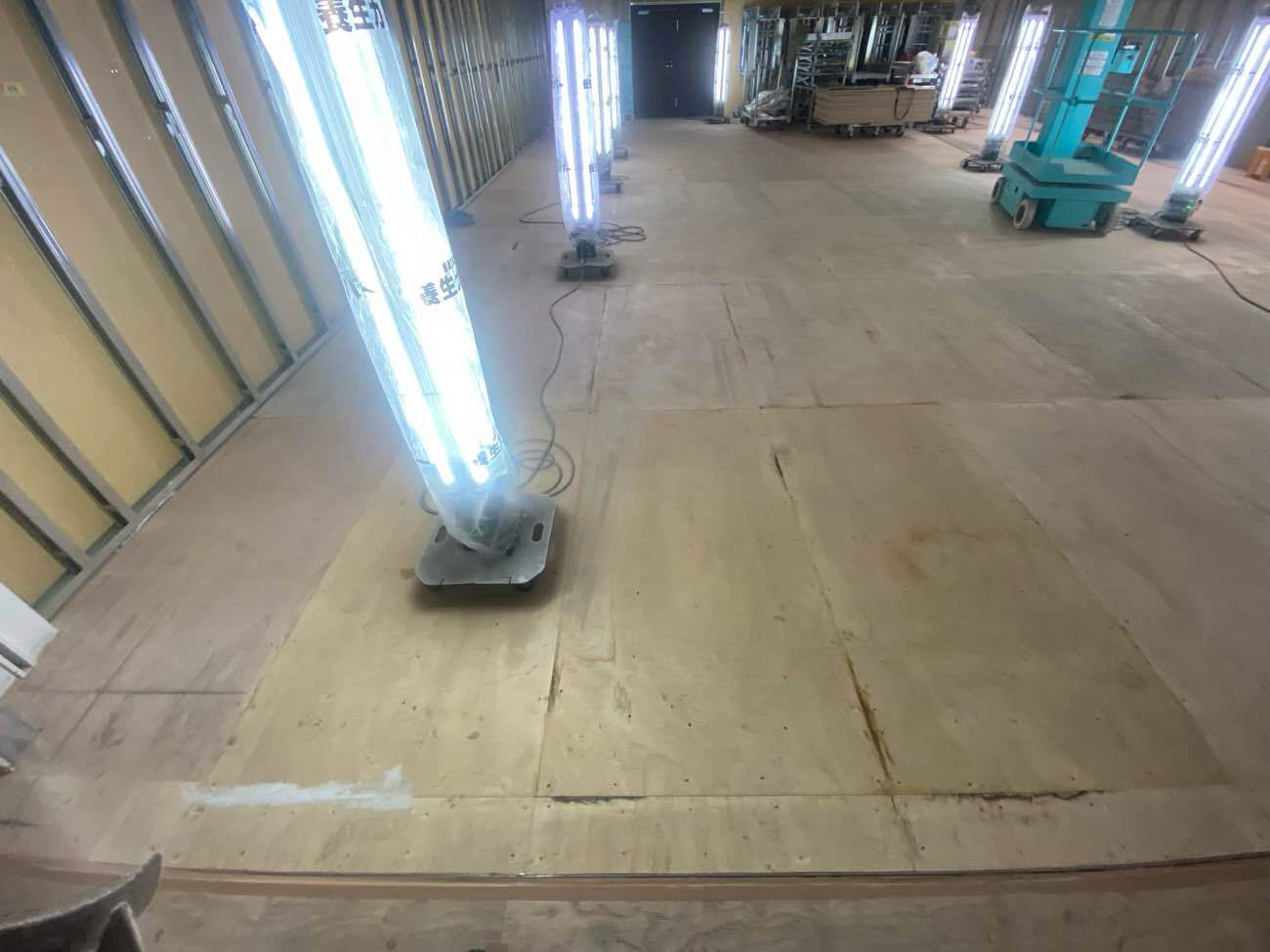 テナント夜間　置床工事　乾式二重床（東京都武蔵村山市）