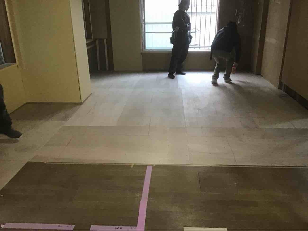 ビル　置床工事　乾式二重床（東京都新宿区）