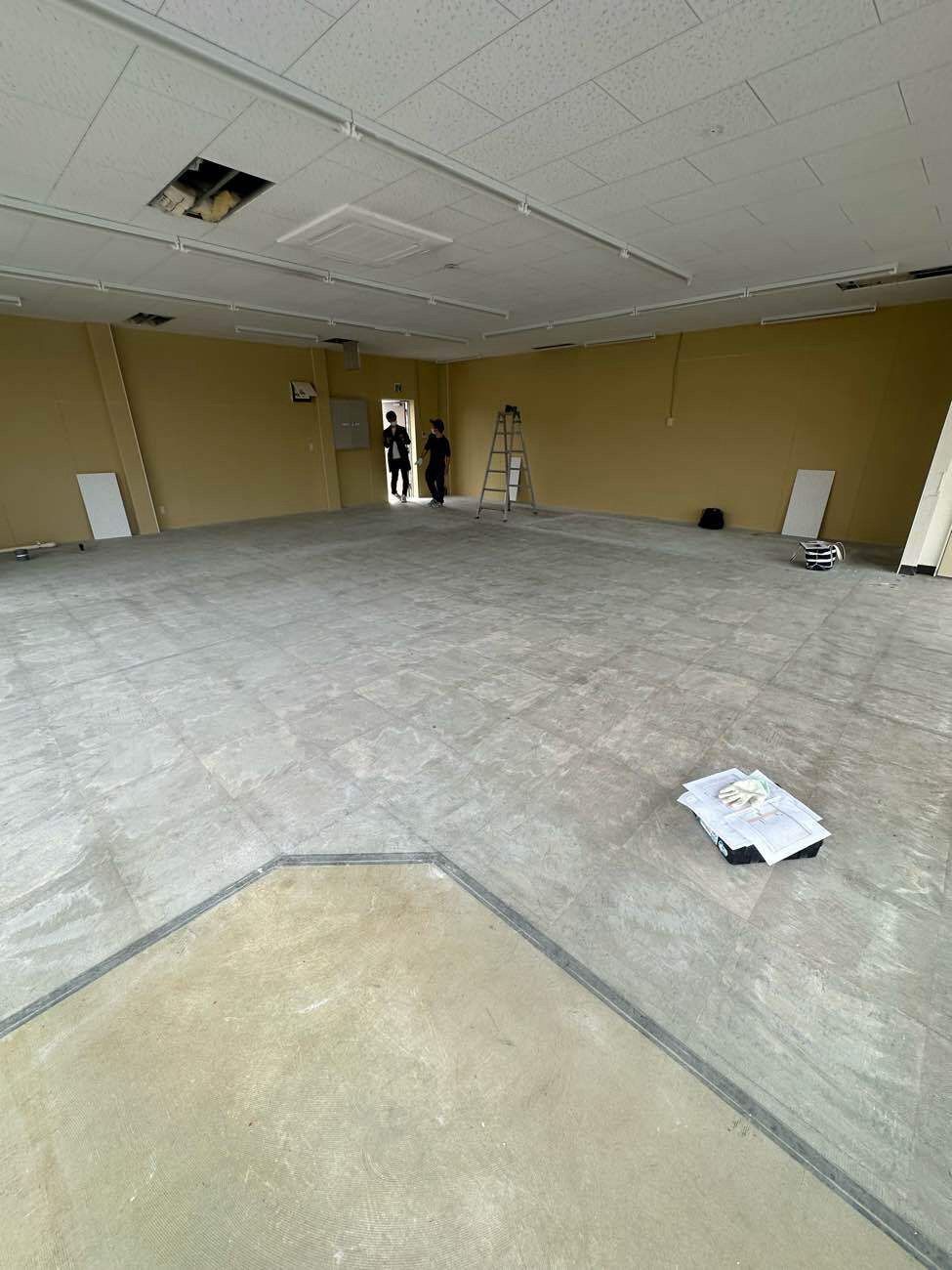 シミュレーションゴルフ店舗　細工置床工事　乾式二重床（茨城県稲敷郡）