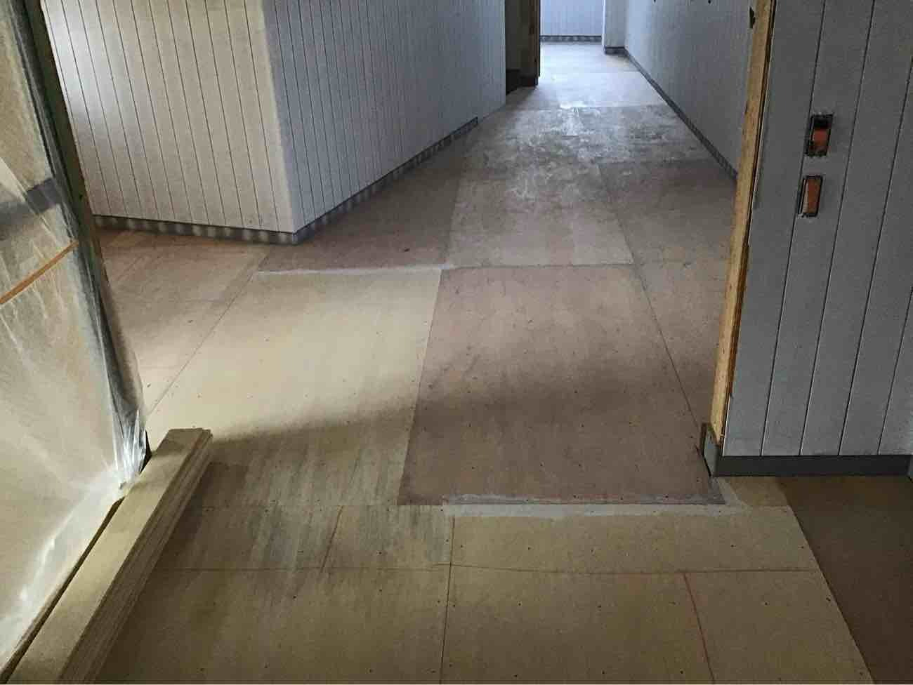 クリニック新装　置床工事　乾式二重床（東京都荒川区）