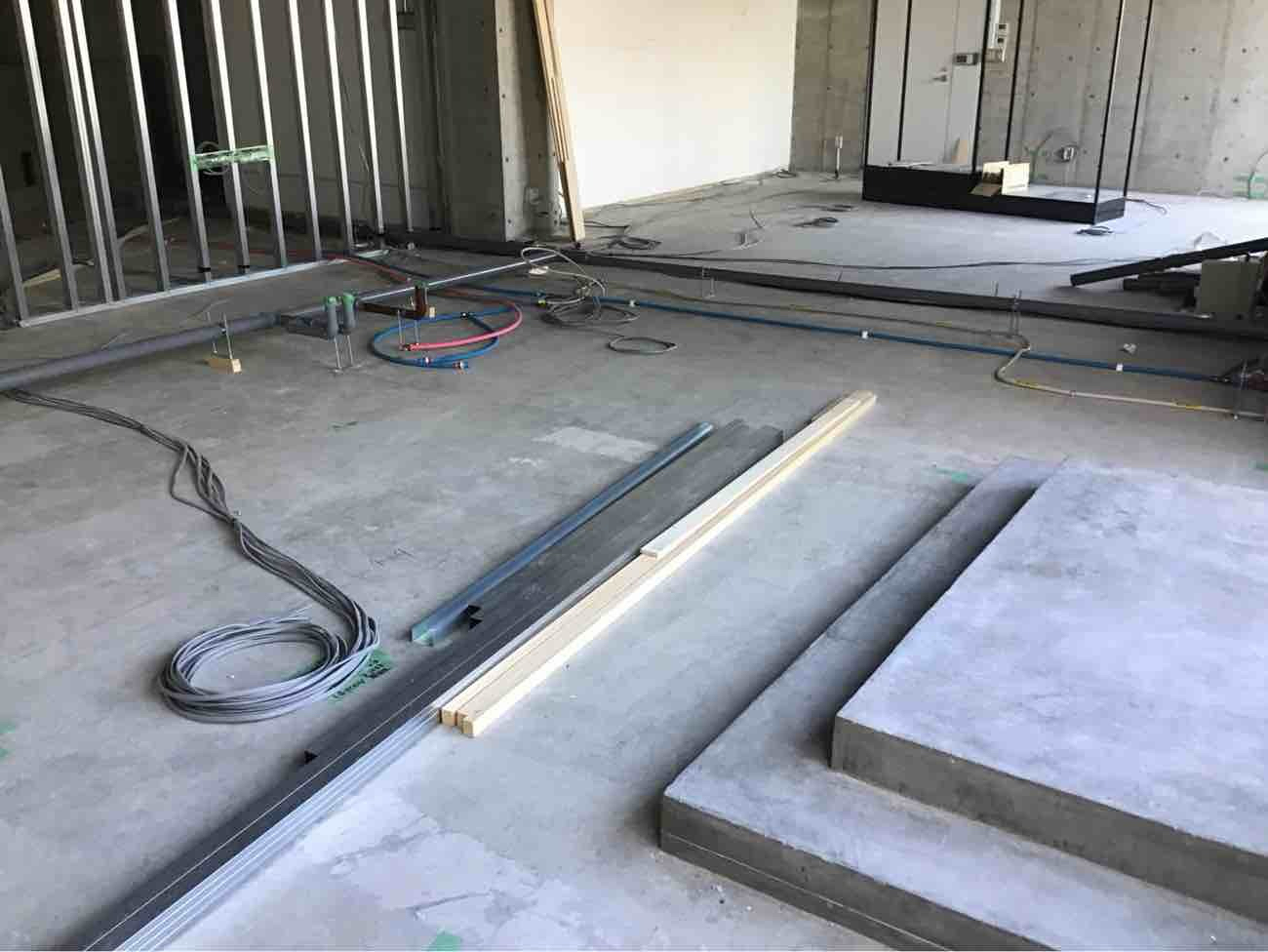 オフィス　置床工事　乾式二重床（東京都港区）