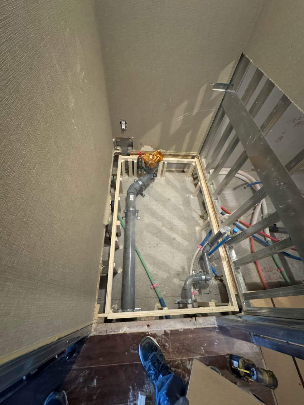 マンション　１日置床工事　フリーフロアCP（東京都中央区）