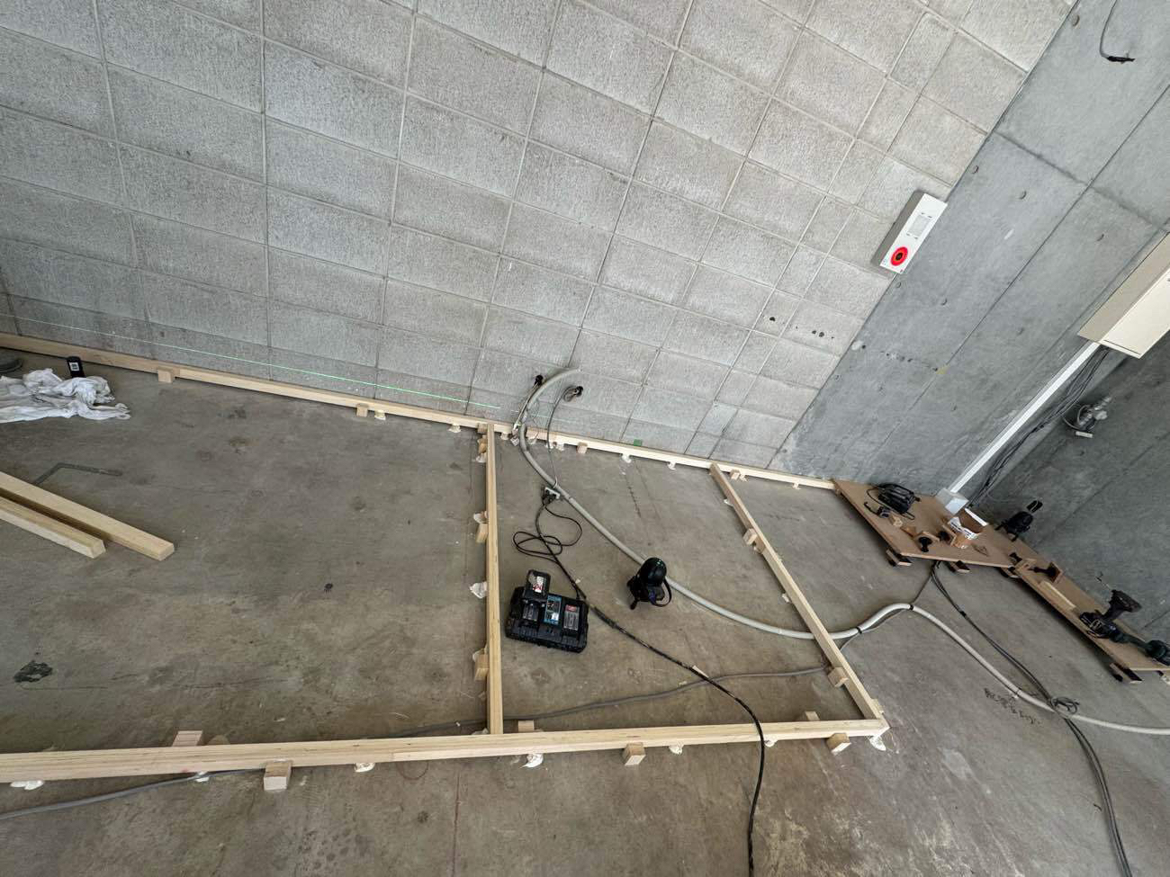 店舗　置床工事　乾式二重床（東京都渋谷区）