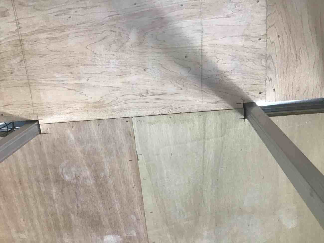 オフィス新築　置床工事　乾式二重床（東京都足立区）