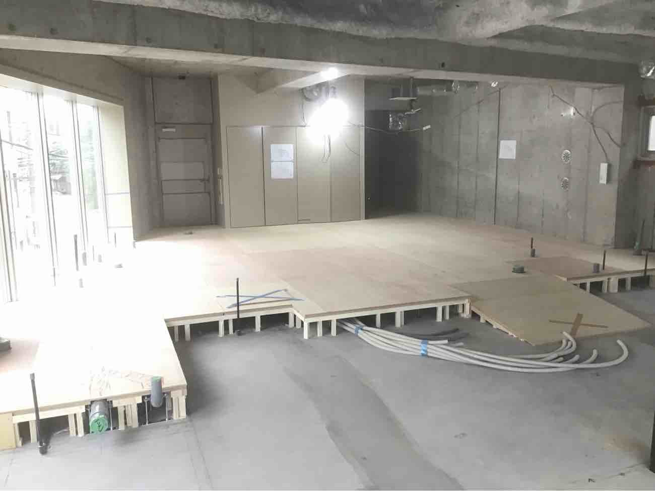 クリニック　置床工事　乾式二重床（東京都新宿区）