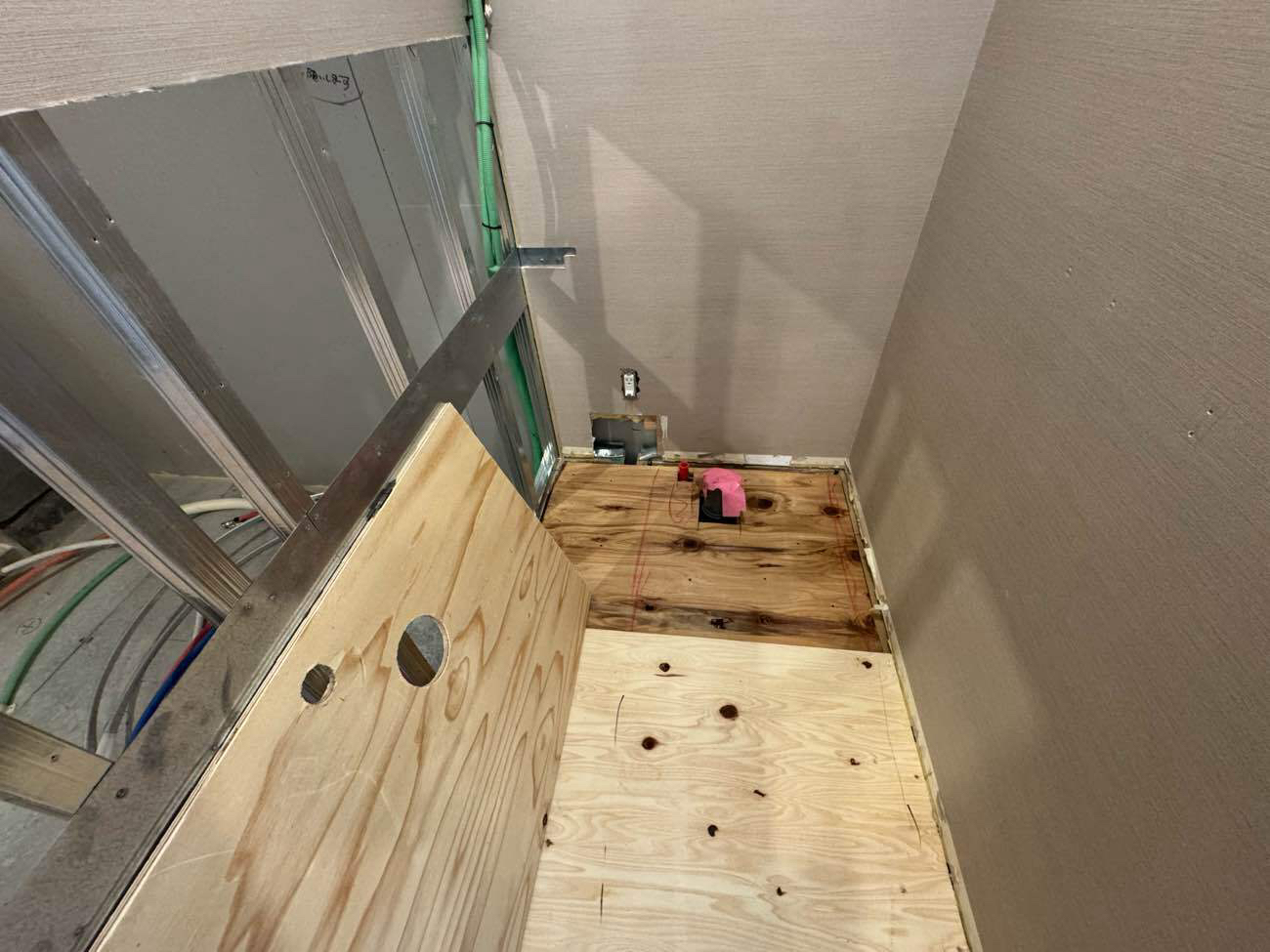 マンション　１日置床工事　フリーフロアCP（東京都中央区）