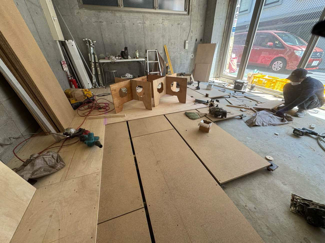 店舗　置床工事　乾式二重床（東京都渋谷区）