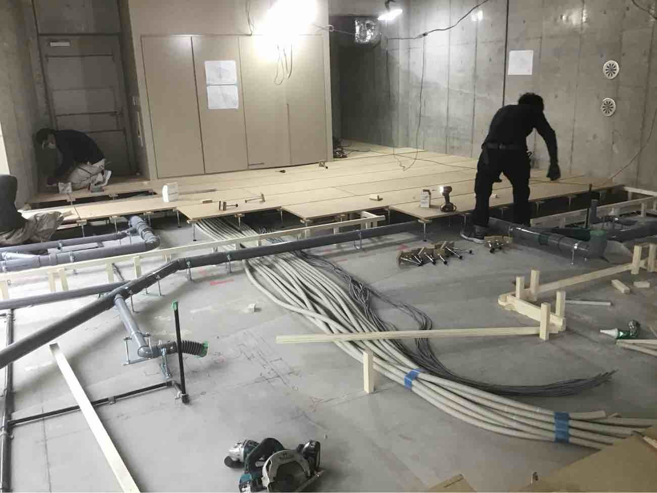 クリニック　置床工事　乾式二重床（東京都新宿区）