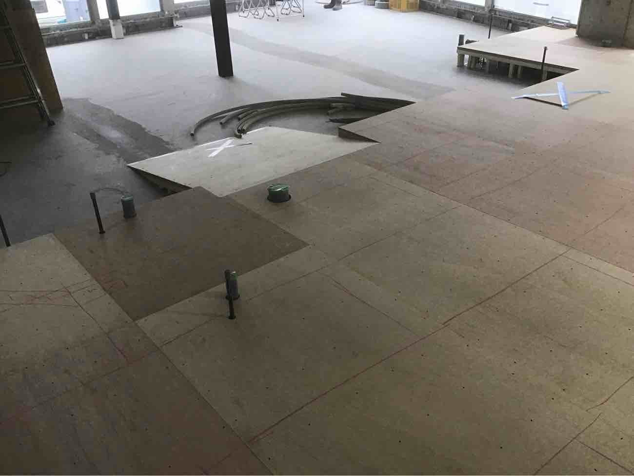 クリニック　置床工事　乾式二重床（東京都新宿区）